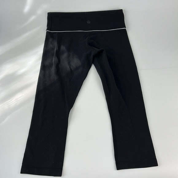 Lululemon Crop Leggings Sz: 6 - Picture 2 of 11